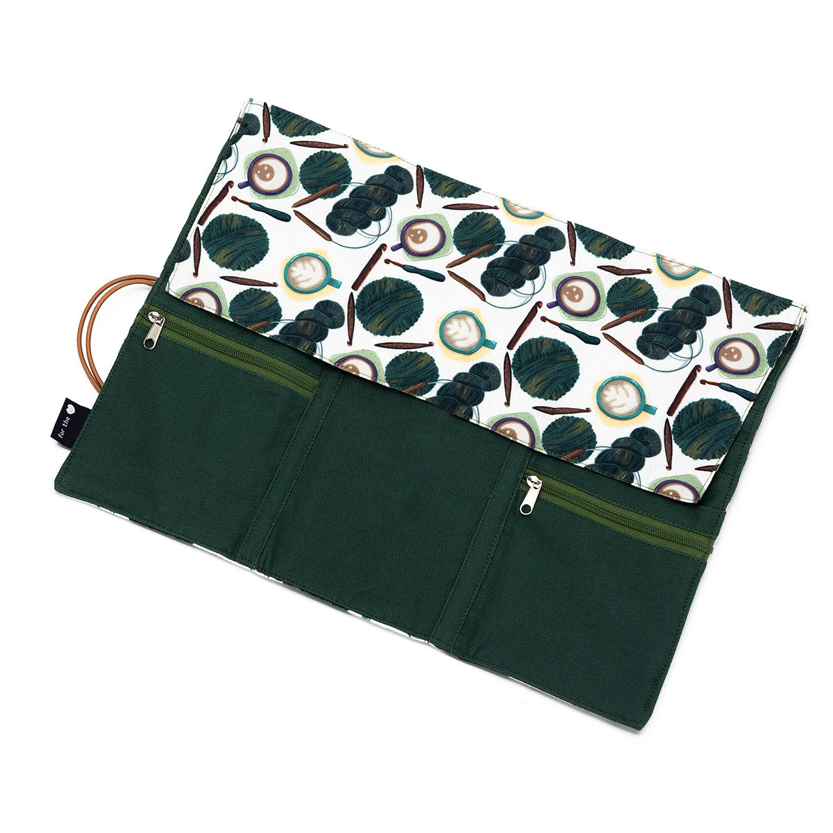 della Q Tri-Fold Circular Needle Case - 1145 - Fabric Print Collection - Yarn Bombing - Extra Image
