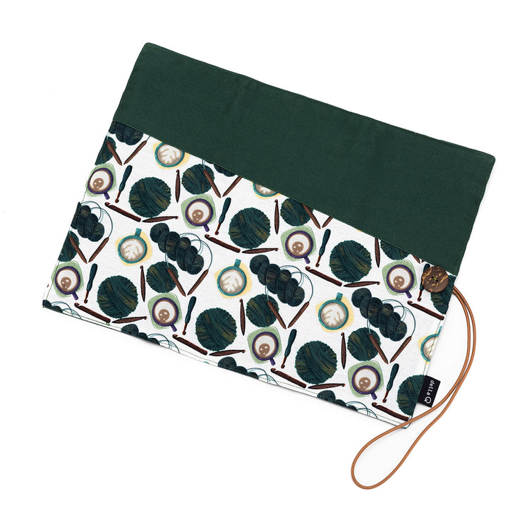 della Q Tri-Fold Circular Needle Case - 1145 - Fabric Print Collection - Yarn Bombing - Extra Image