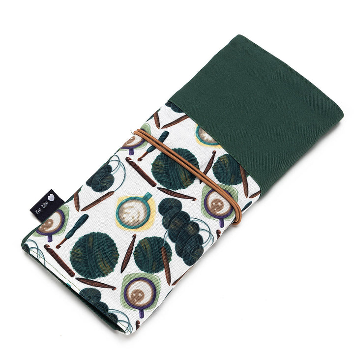 della Q Tri-Fold Circular Needle Case - 1145 - Fabric Print Collection - Yarn Bombing - Extra Image