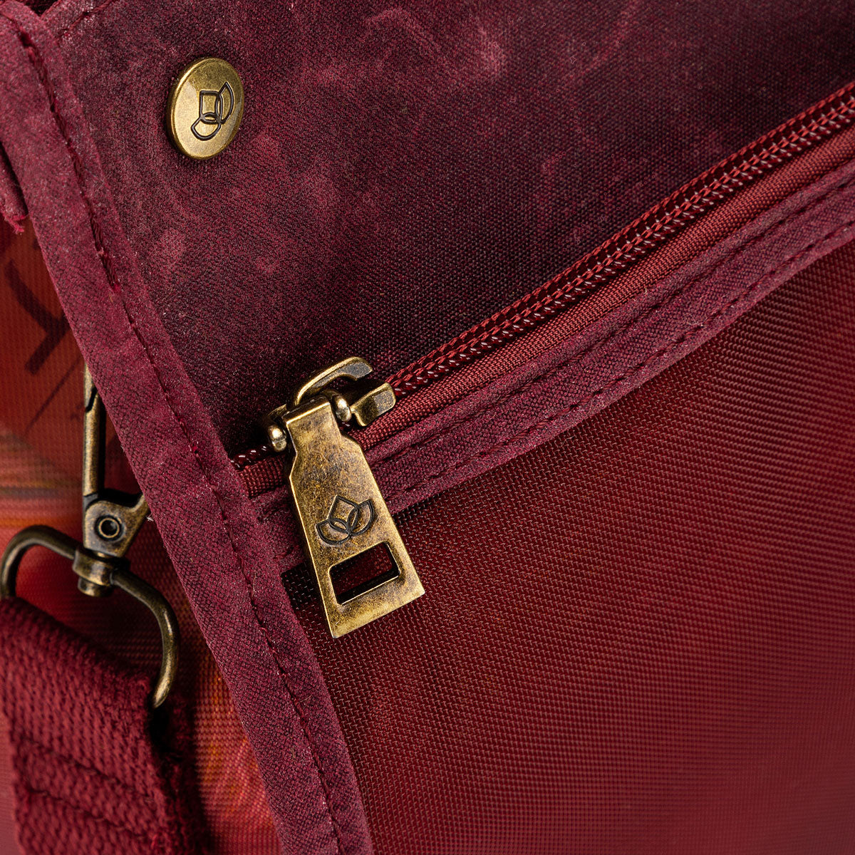 della Q Maker's Mesh Tote - Red - Extra Image