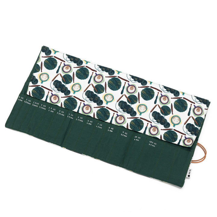 della Q Double Point Roll - 158-1 - Fabric Print Collection - Coffee and Yarn Purple - Extra Image