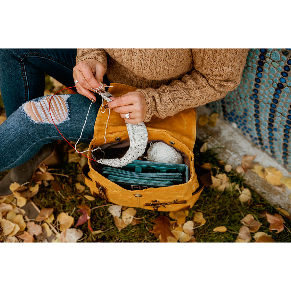 della Q Maker's Midi Backpack - Mustard - Extra Image