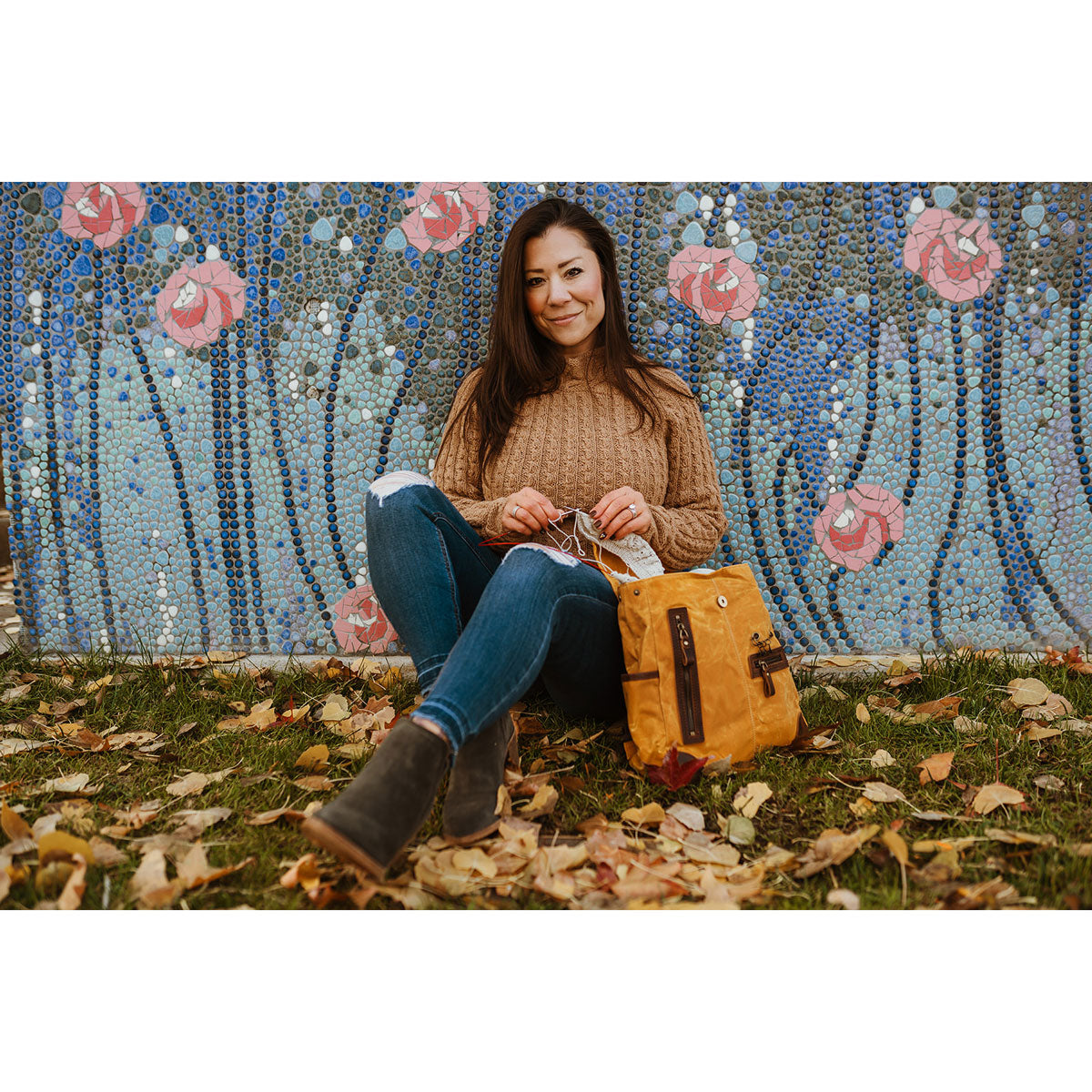 della Q Maker's Midi Backpack - Mustard - Extra Image