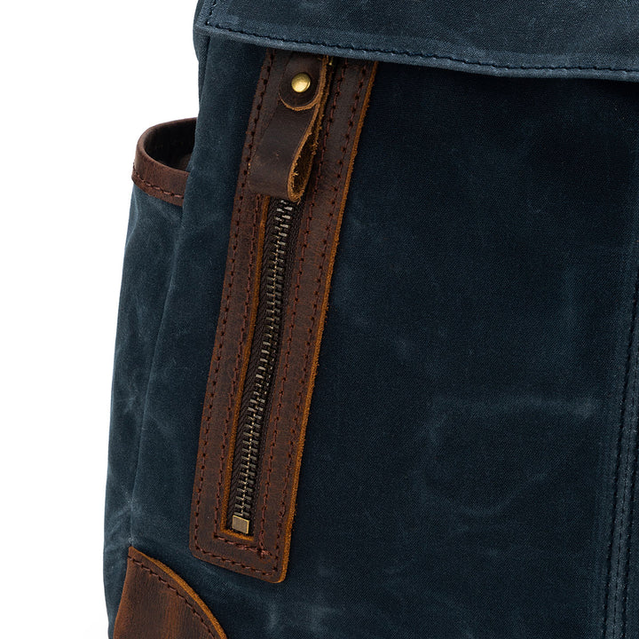 della Q Maker's Midi Backpack - Red - Extra Image