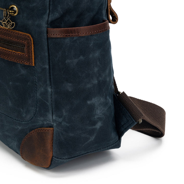 della Q Maker's Midi Backpack - Red - Extra Image