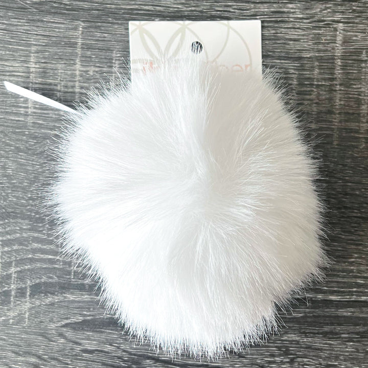 Ikigai Fiber Faux Luxe Pom Poms - XL Lux White - Zoom Image