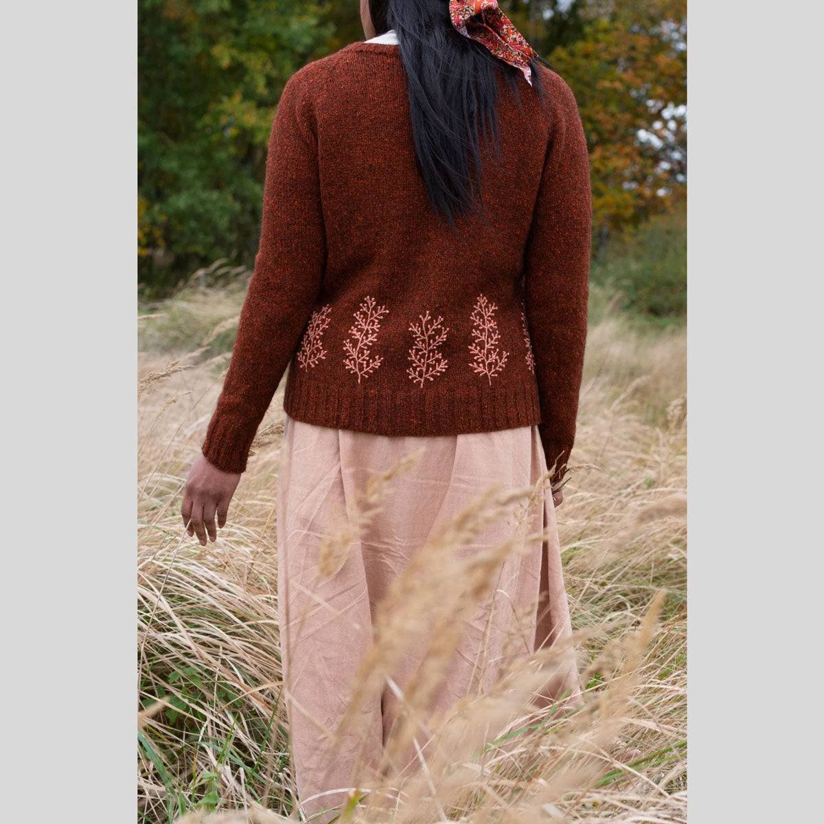 Laine Magazine Judit Gummlich Books - Embroidery on Knits - Extra Image