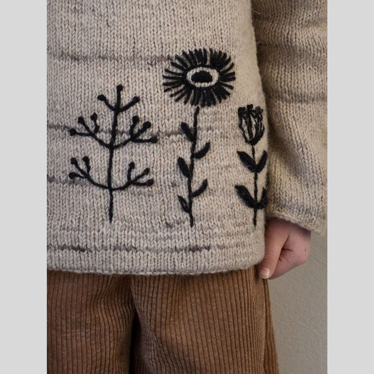 Laine Magazine Judit Gummlich Books - Embroidery on Knits - Extra Image