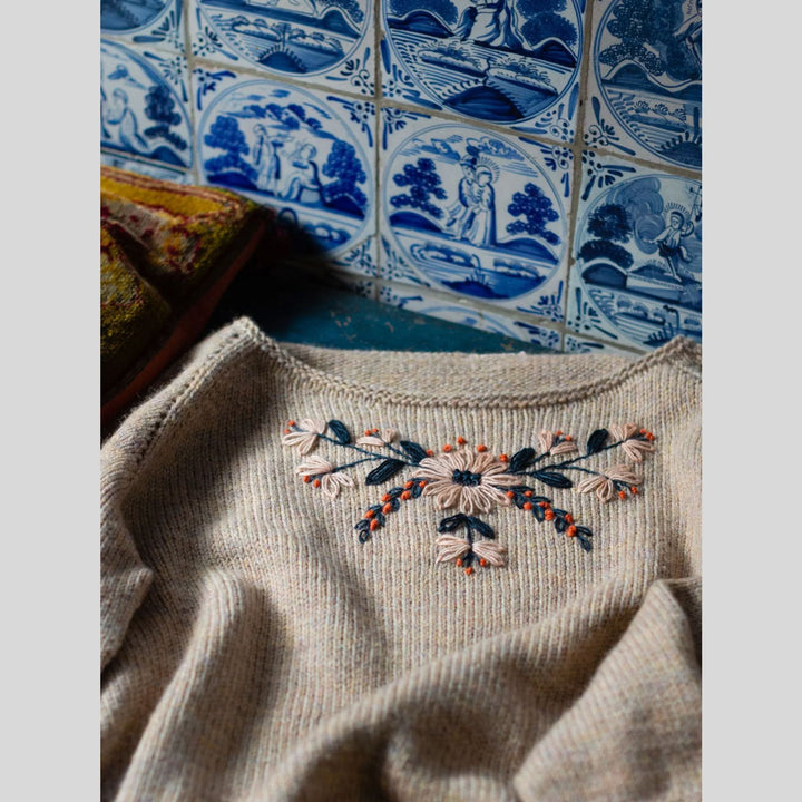 Laine Magazine Judit Gummlich Books - Embroidery on Knits - Extra Image