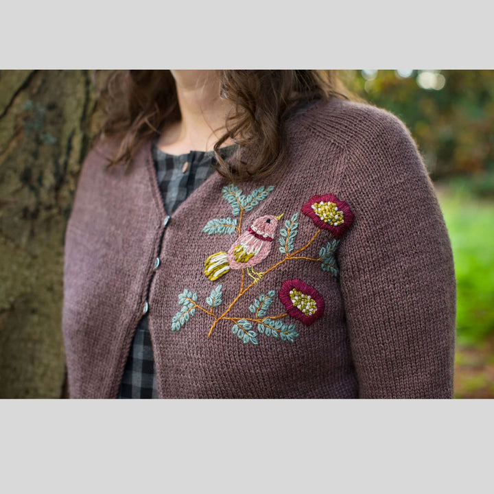 Laine Magazine Judit Gummlich Books - Embroidery on Knits - Extra Image