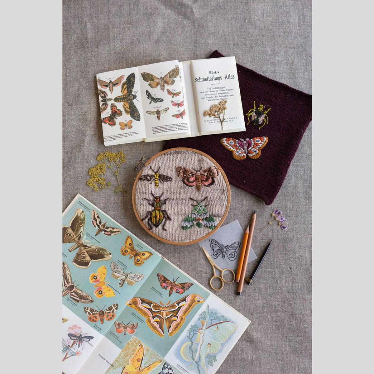 Laine Magazine Judit Gummlich Books - Embroidery on Knits - Extra Image