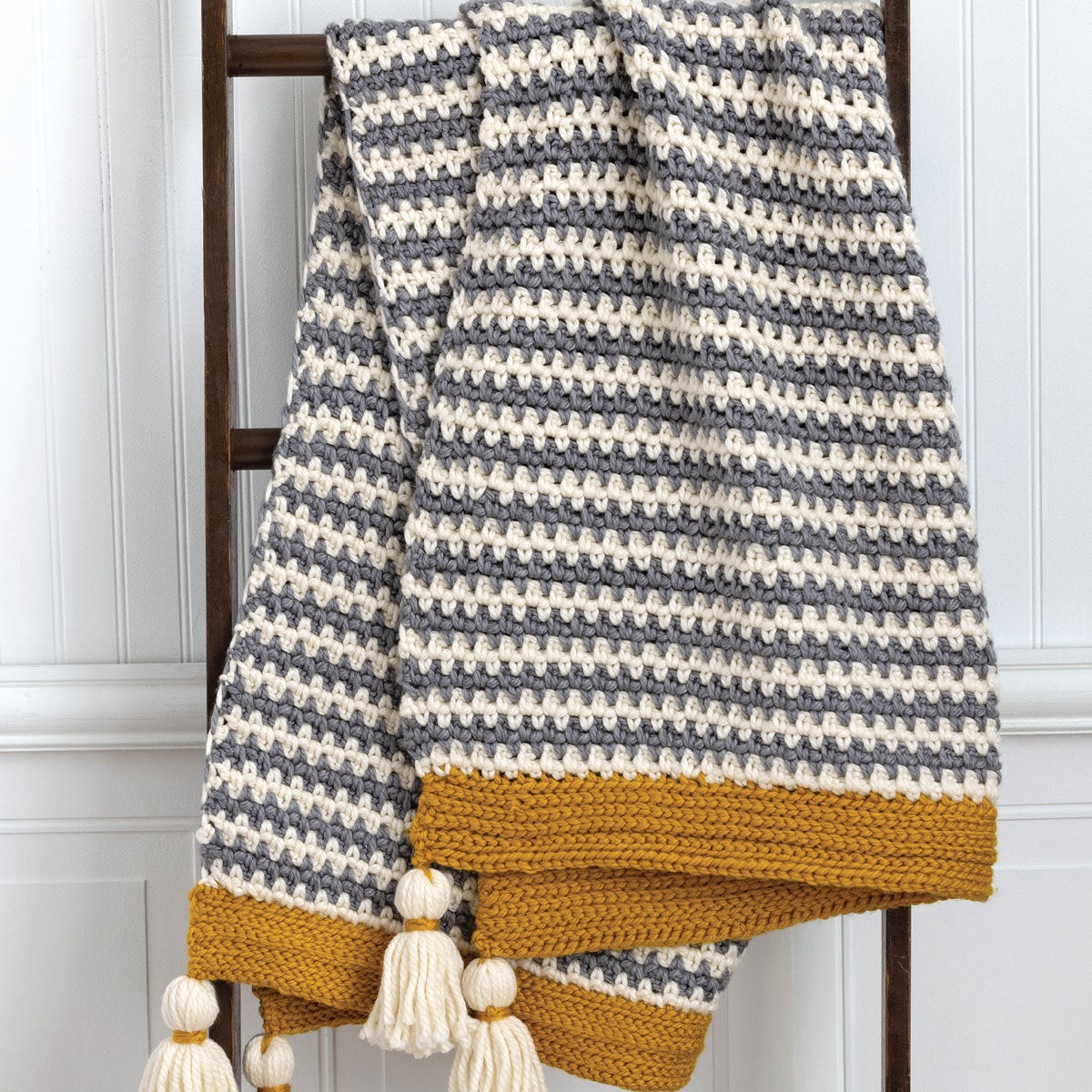 Cascade Yarns 60 Quick Crochets - 60 Quick Crochet Projects for Beginners - Extra Image