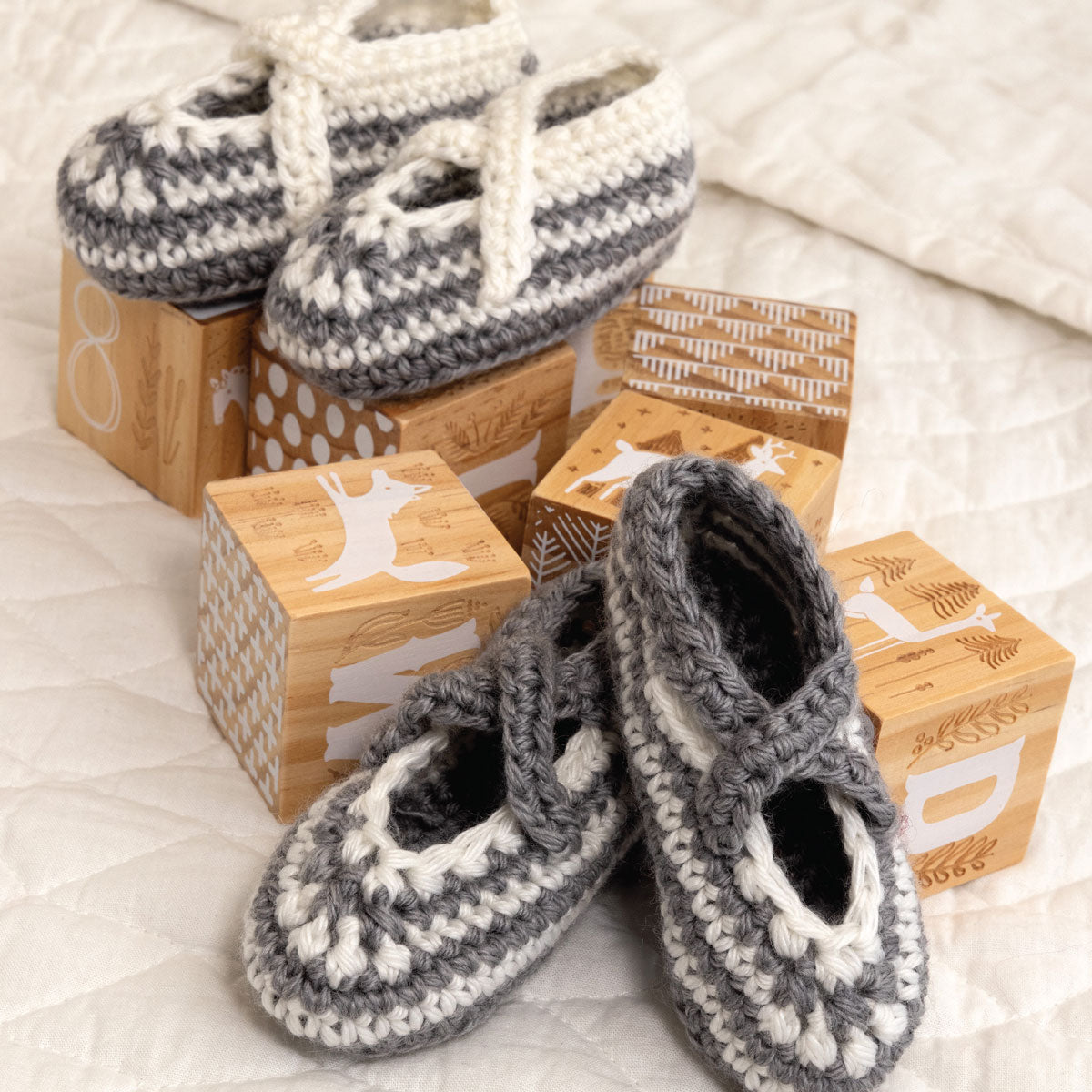 Cascade Yarns 60 Quick Crochets - 60 Quick Crochet Projects for Beginners - Extra Image