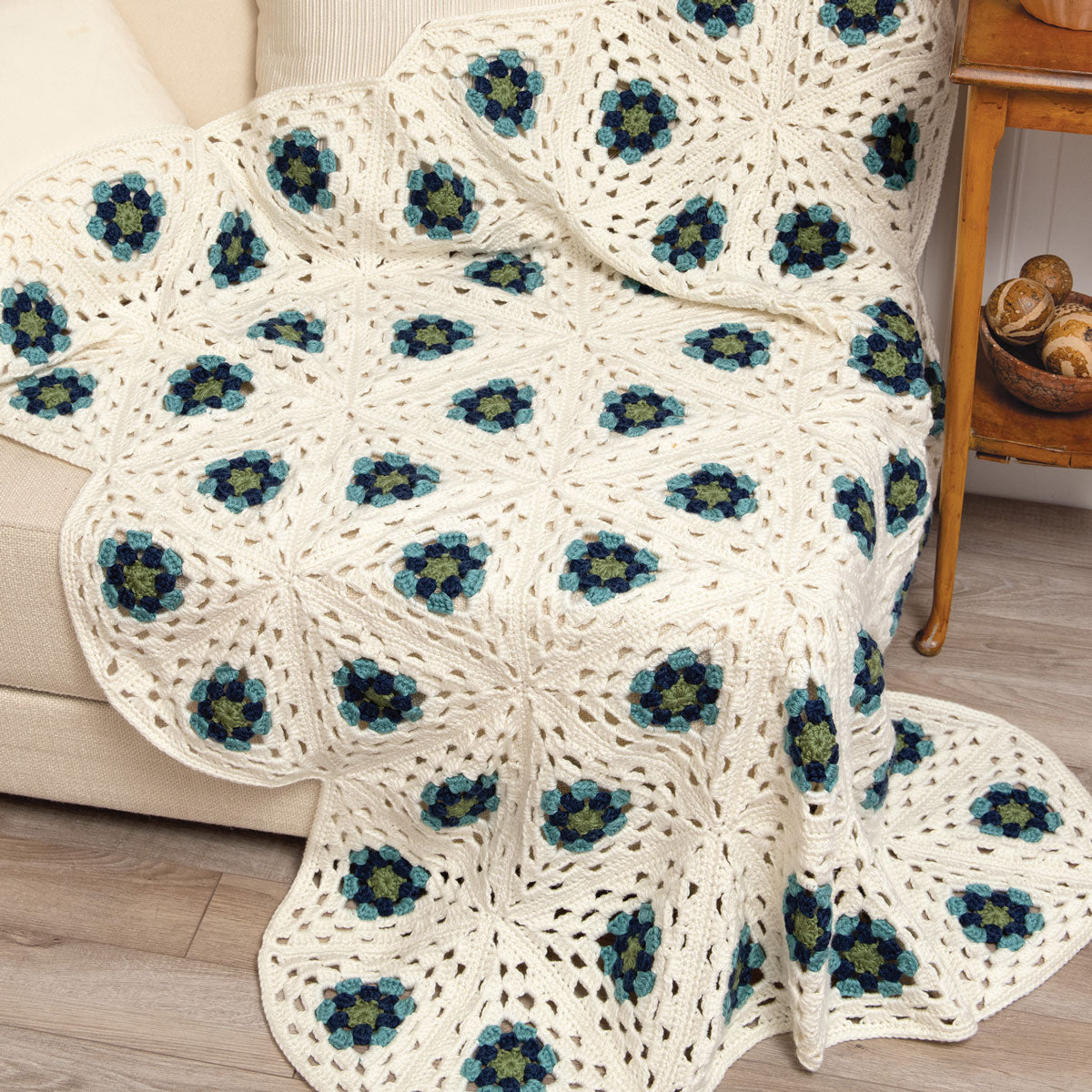 Cascade Yarns 60 Quick Crochets - 60 Quick Crochet Projects for Beginners - Extra Image