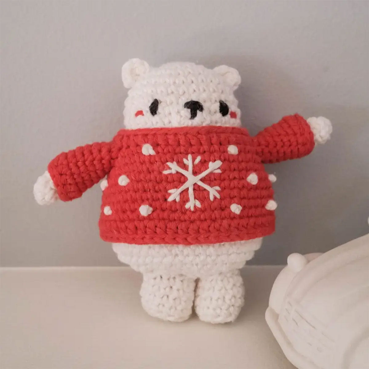 Hoooked Plush Crochet Toys - Winter Yule Bear - Extra Image
