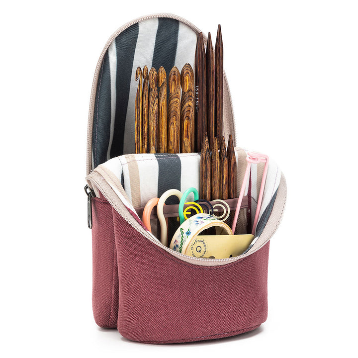 della Q Standing Needle Case - 600 - *Linen - Wine - Extra Image