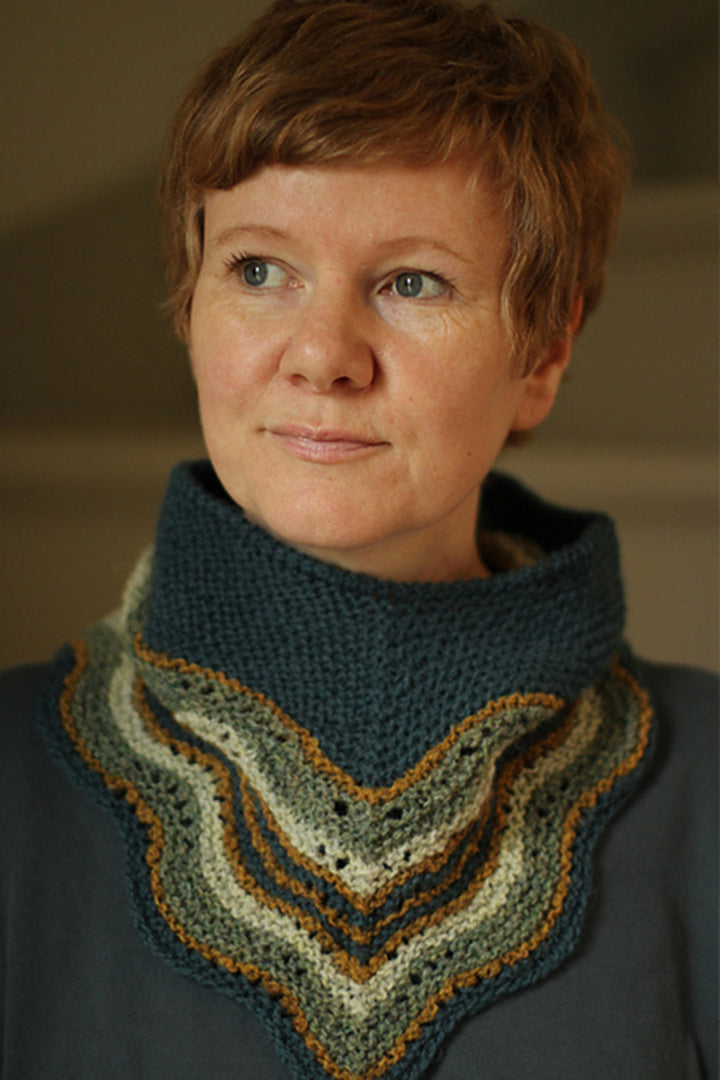 Jamieson's of Shetland Hapkerchief Cowl Kit - Extra Image