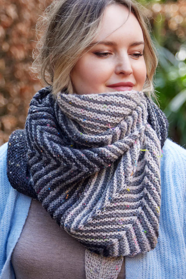 Hedgehog Fibres Electric Sheep Shawl Kit - Extra Image