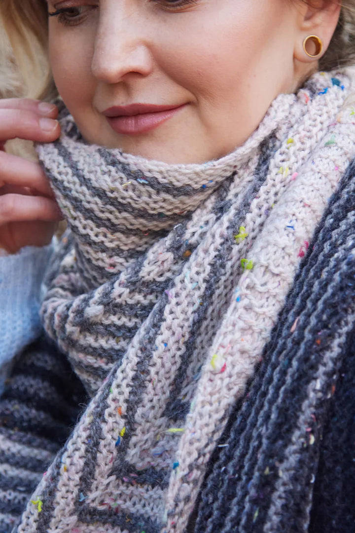 Hedgehog Fibres Electric Sheep Shawl Kit - Extra Image