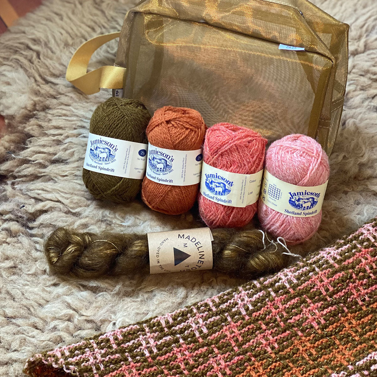 Jamieson's of Shetland Cloud Drift Rhinebeck Cowl Kits - Palette 1 - Extra Image