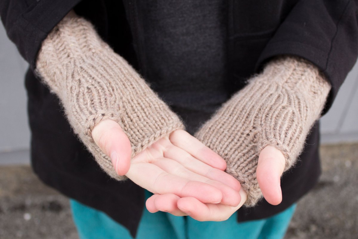 Diana's Owl Mitts - Main Image 2
