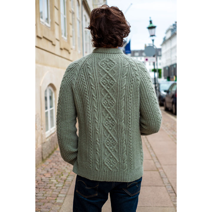 Laine Magazine Veronika Lindberg Books - Knits to Wear: Effortless Patterns by Kutova Kika - Extra Image