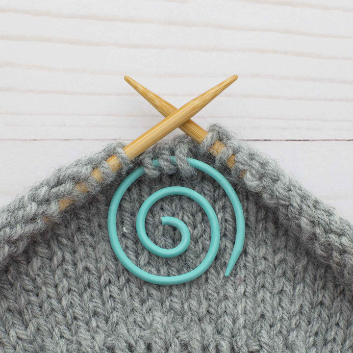 Fox & Pine Stitches Spiral Cable Needle - Teal Spiral - Extra Image
