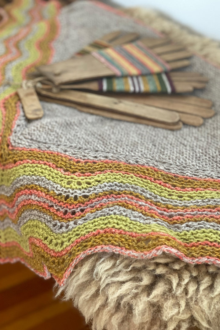 Jamieson's of Shetland Hansel Hap Half Version Kit - Extra Image