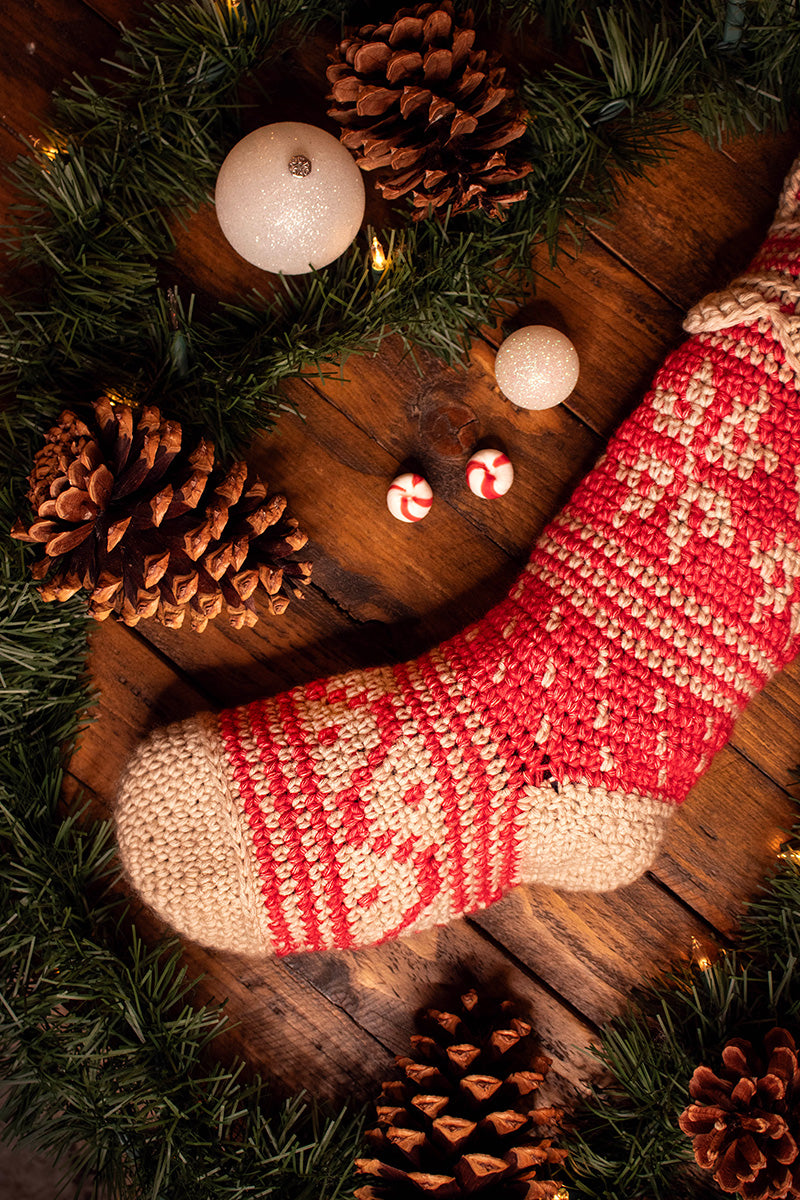 Scheepjes Snowfall Crochet Stocking Kit - Extra Image
