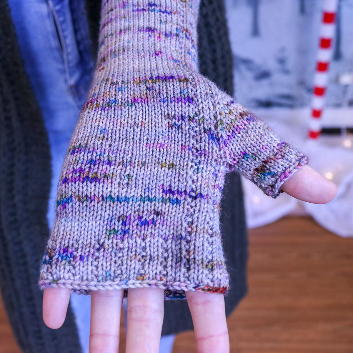 Laura's Aspen Ridge Mitts - Main Image 3