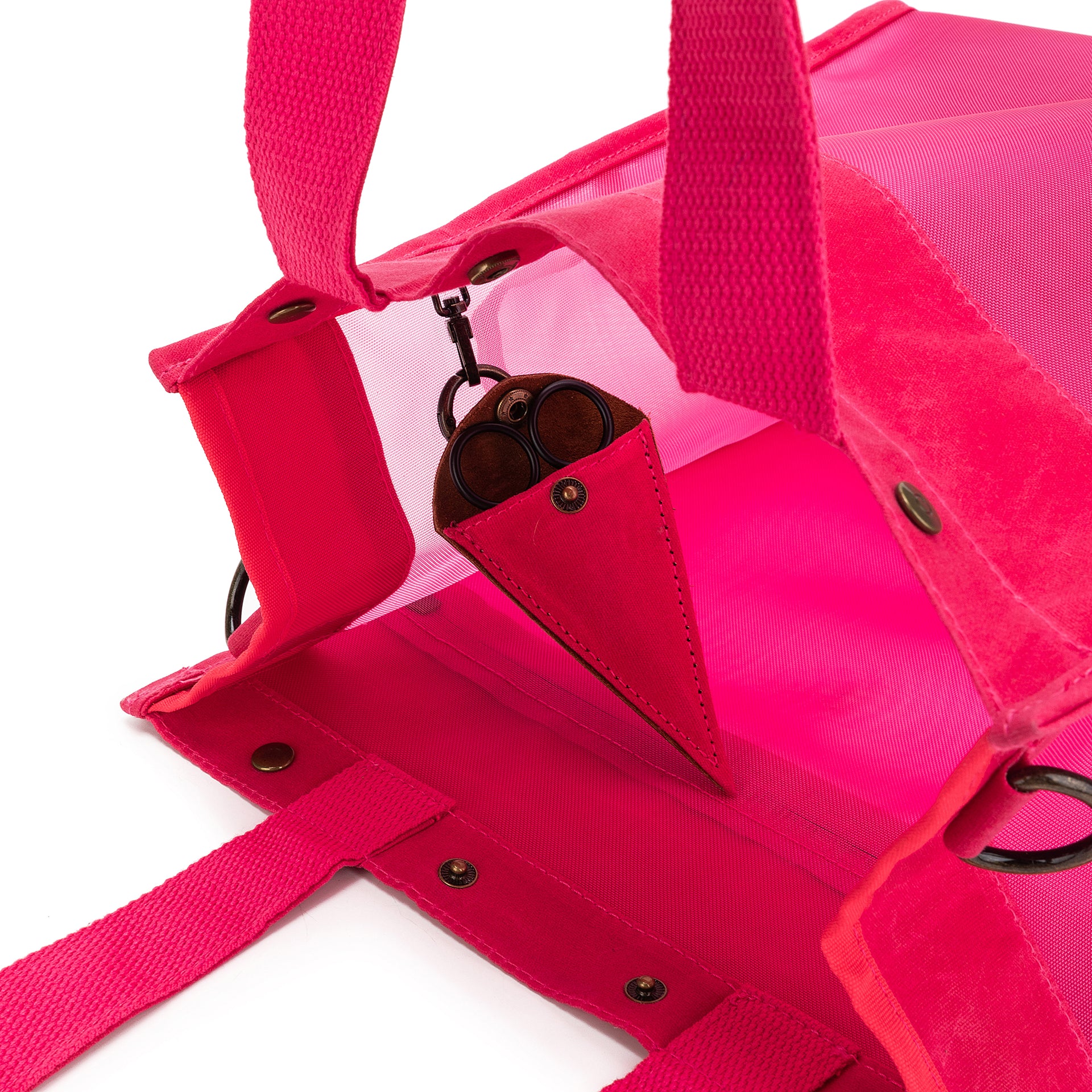 della Q Maker's Tall Mesh Tote - Vivid Rose
