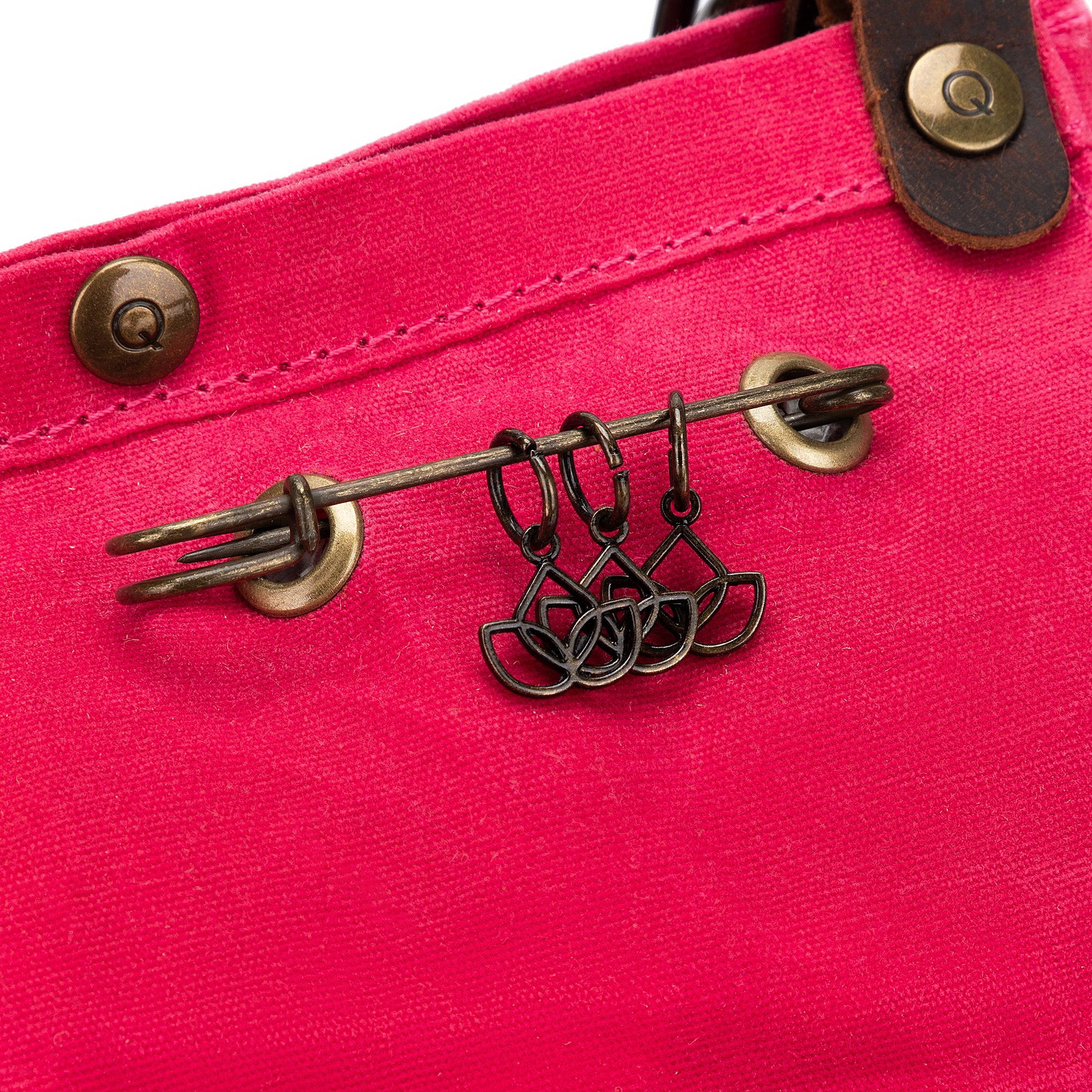 della Q Maker's Canvas Rucksack - Vivid Rose | Jimmybeanswool.com