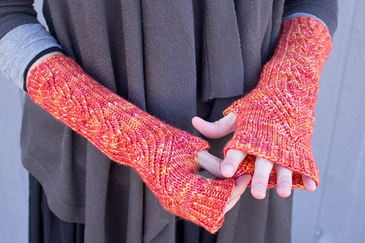 Renegade Knitwear Patterns - Arietis Mitts - PDF Download - Extra Image