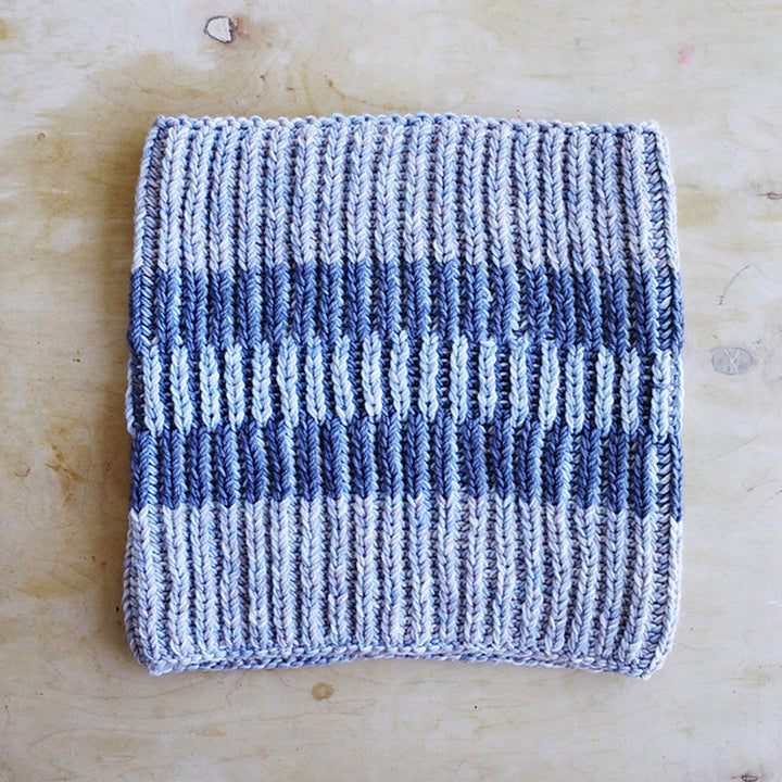 Madelinetosh Tosh Patterns - SYNC Cowl - PDF Download - Extra Image