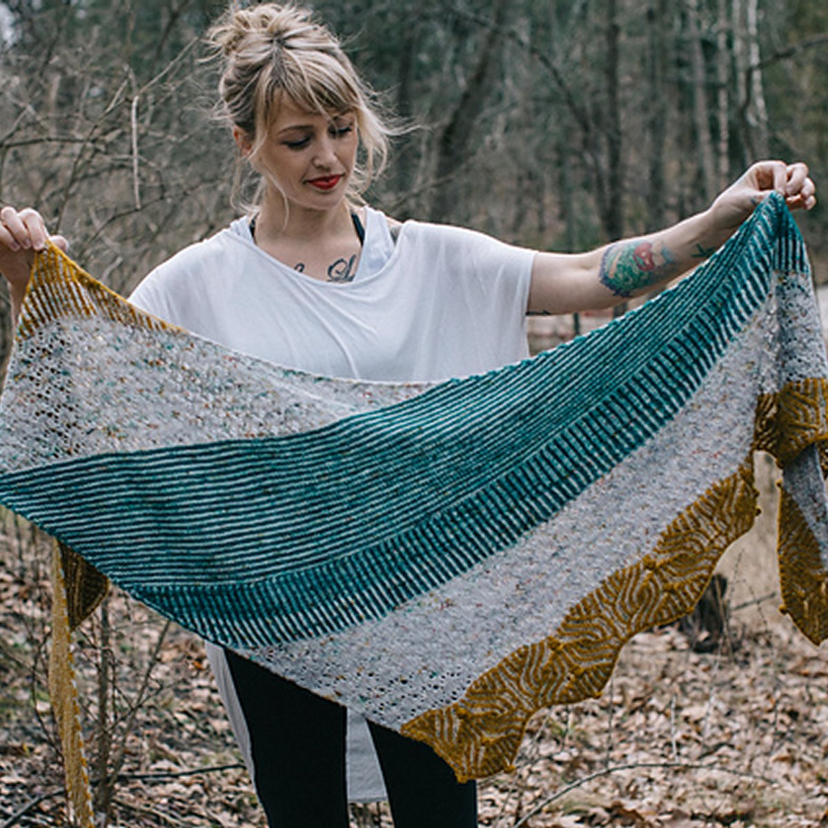 Andrea Mowry Drea Renee Knits Patterns - Baubles Shawl - Extra Image
