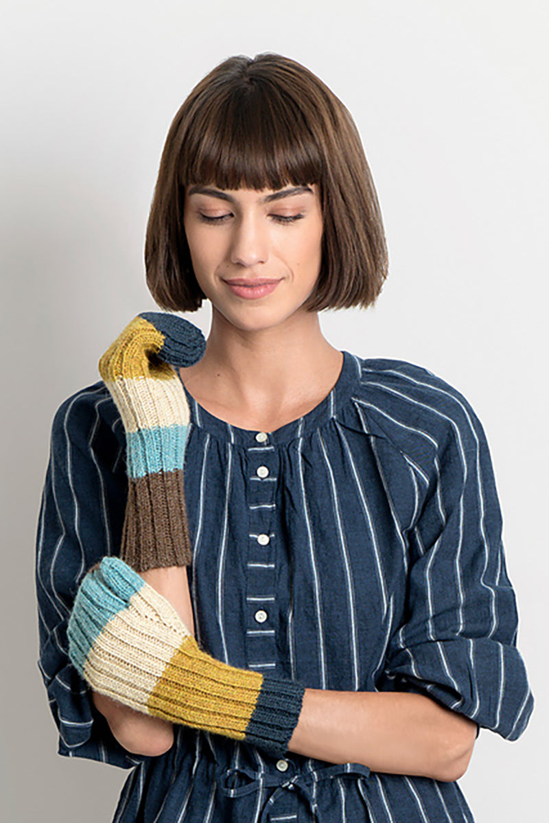 Blue Sky Fibers Traveler's Series Patterns - Virginia Mitts - PDF Download - Extra Image
