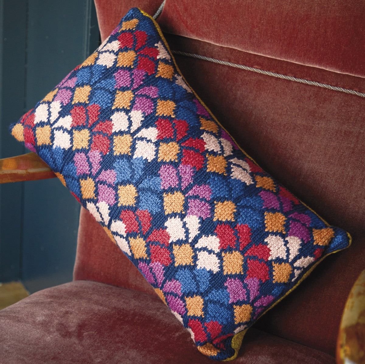 Rowan Arne & Carlos for Rowan Patterns - Vesla Cushion - PDF Download - Extra Image
