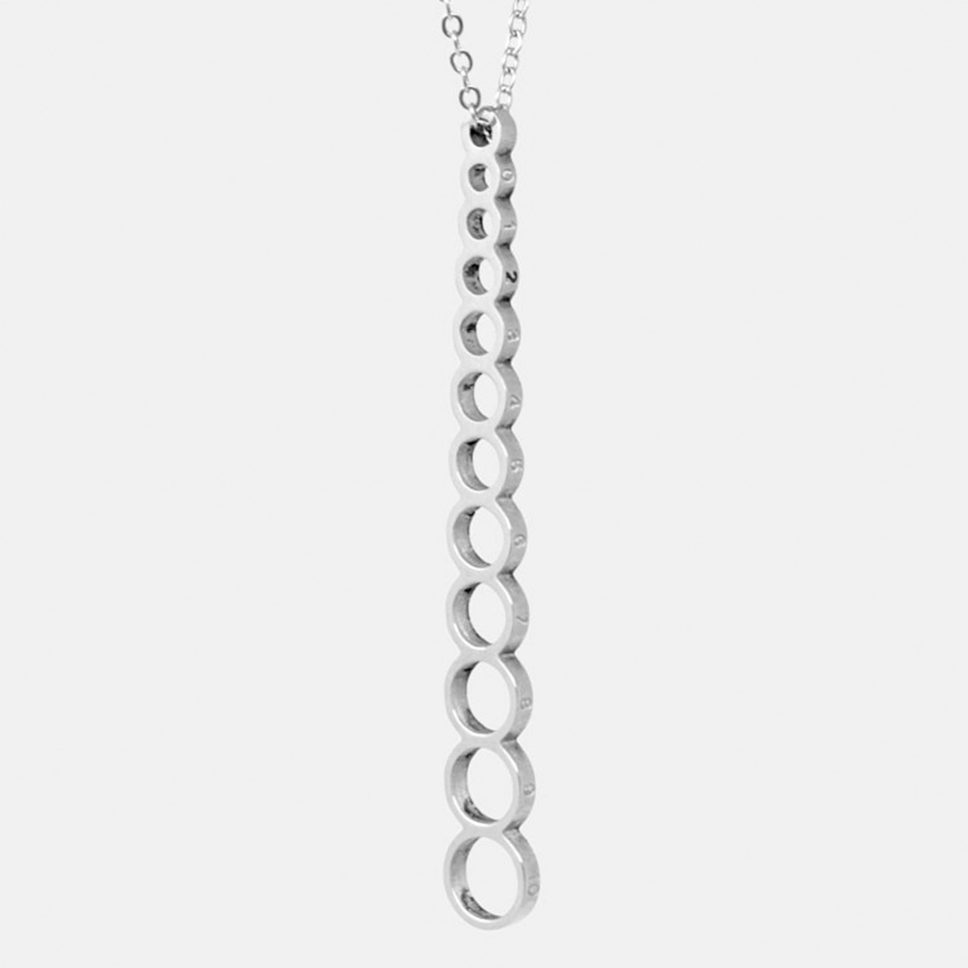 ILOVEHANDLES Knitting Necklace Needle Sizer - Stainless Steel - Zoom Image
