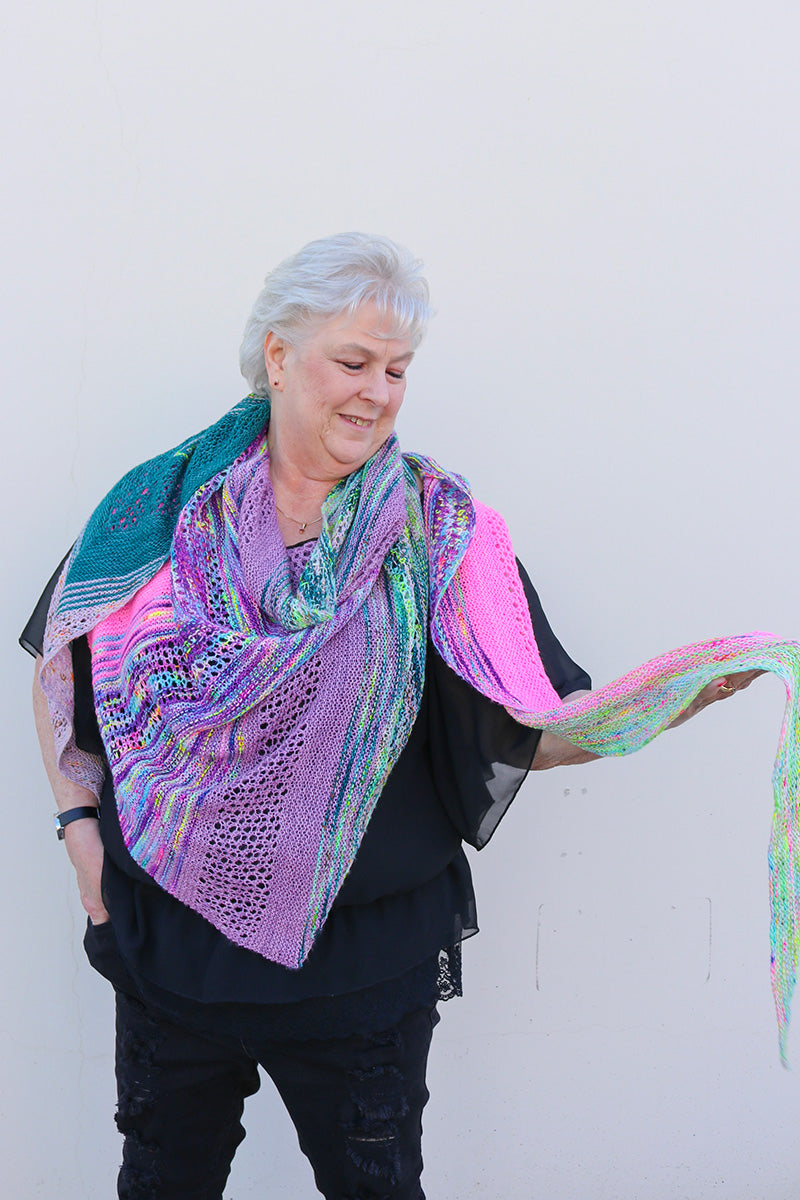 Hedgehog Fibres Find Your Fade Shawl Kit - Extra Image