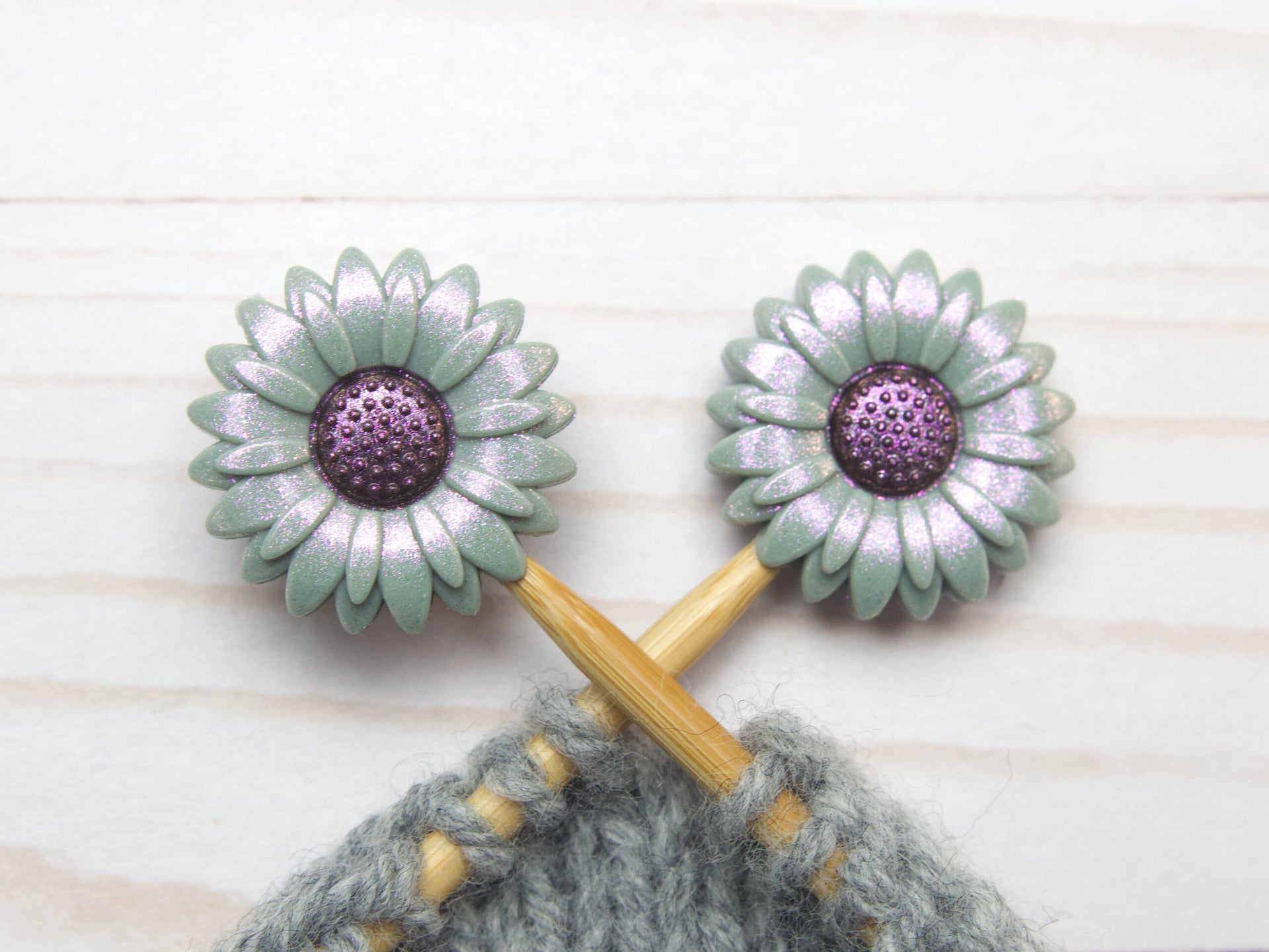 Fox & Pine Stitches Stitch Stoppers/ Point Protector - Green Grey Shimmer Daisy
