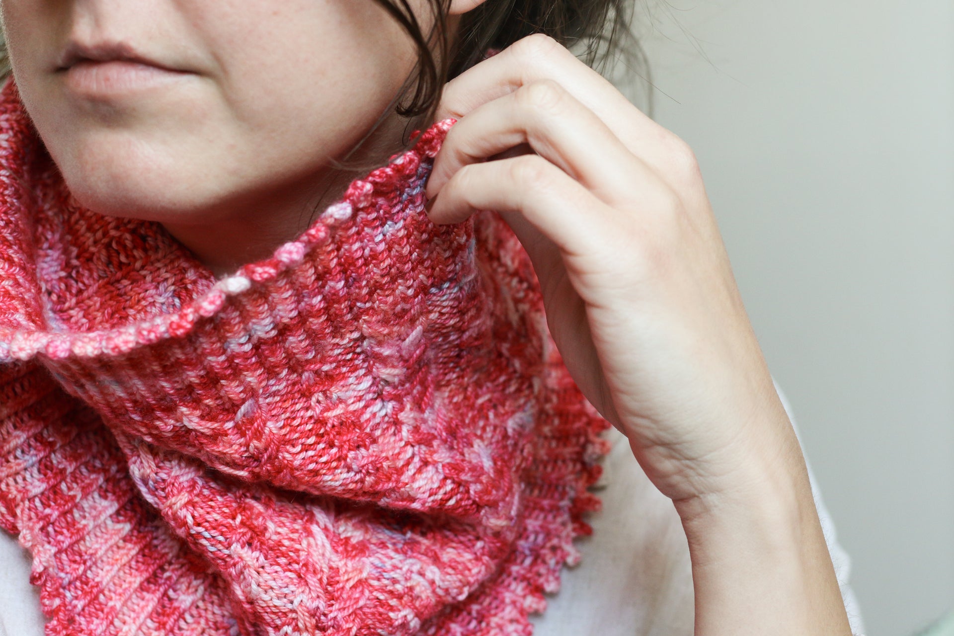 Madelinetosh Tosh Patterns - Heartthrob Cowl - PDF Download

