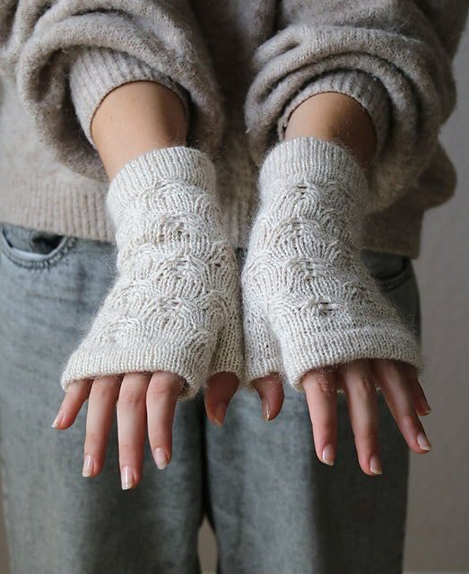 Madelinetosh x Melanie Berg Underglow Mitts Kit
