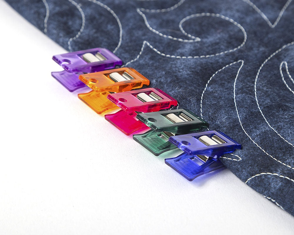 Knit Picks Seaming Clips and Tin
