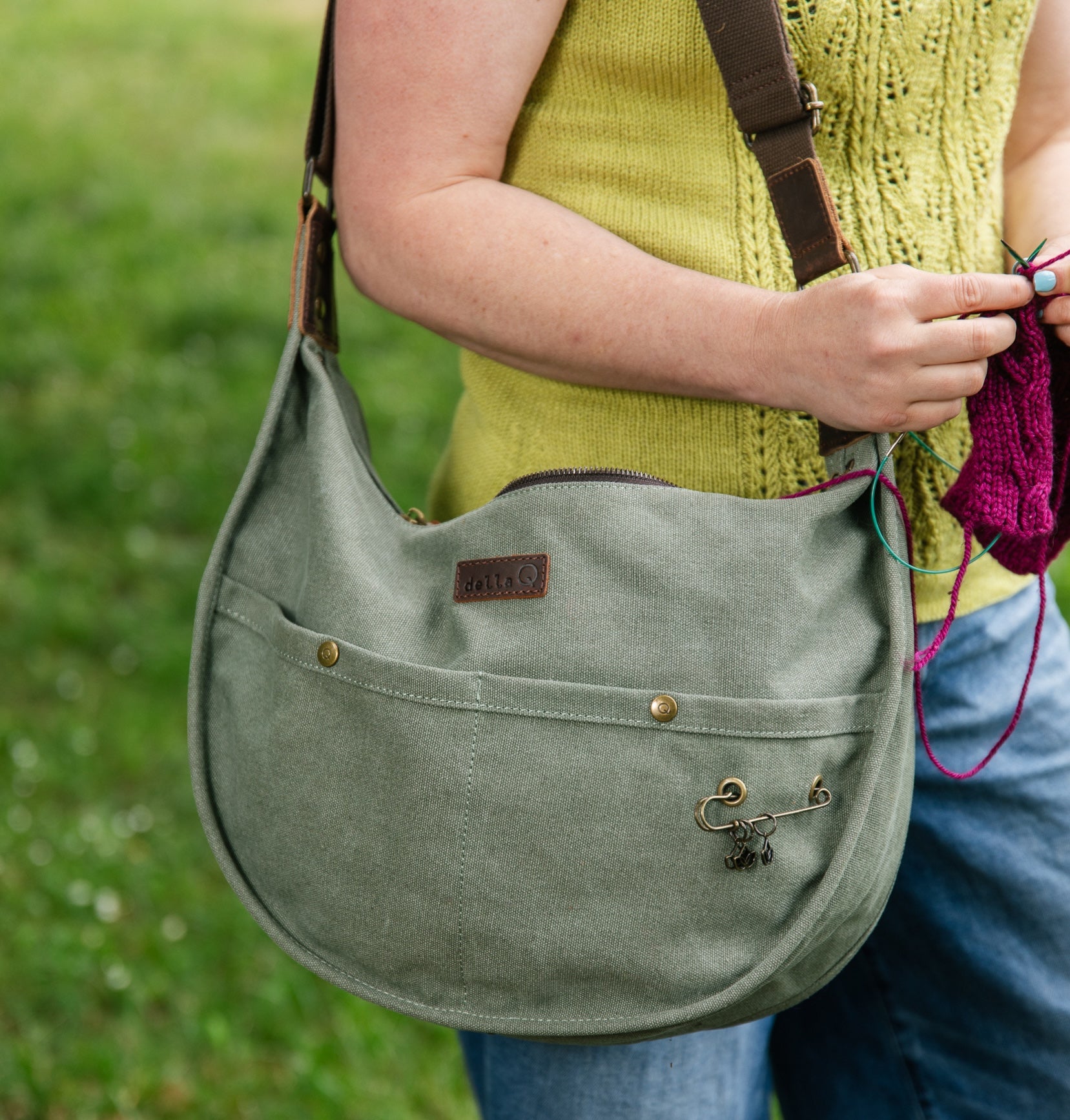 della Q Adella Sling - Olive
