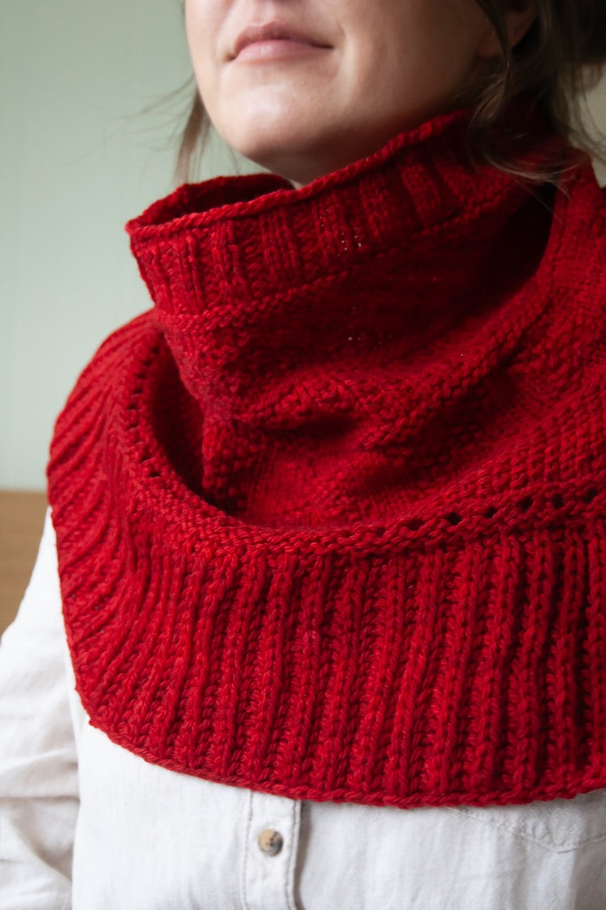 Madelinetosh Tosh Patterns - Pecan Valley Cowl - PDF Download
