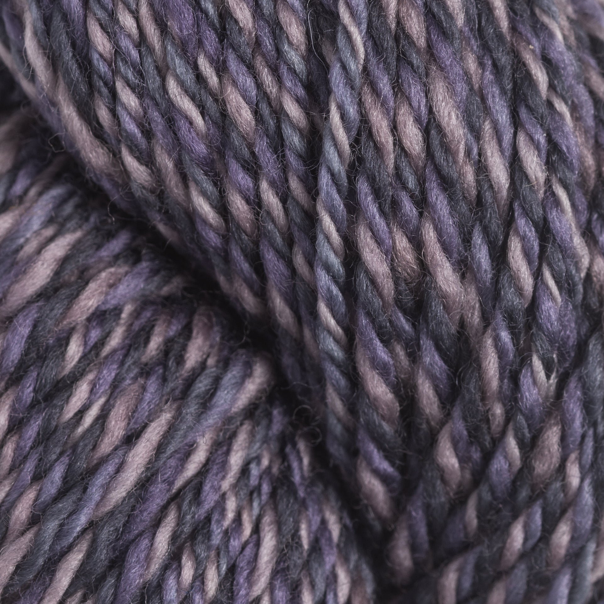 Urth Yarns Spiral Grain Light Worsted Yarn - Curant
