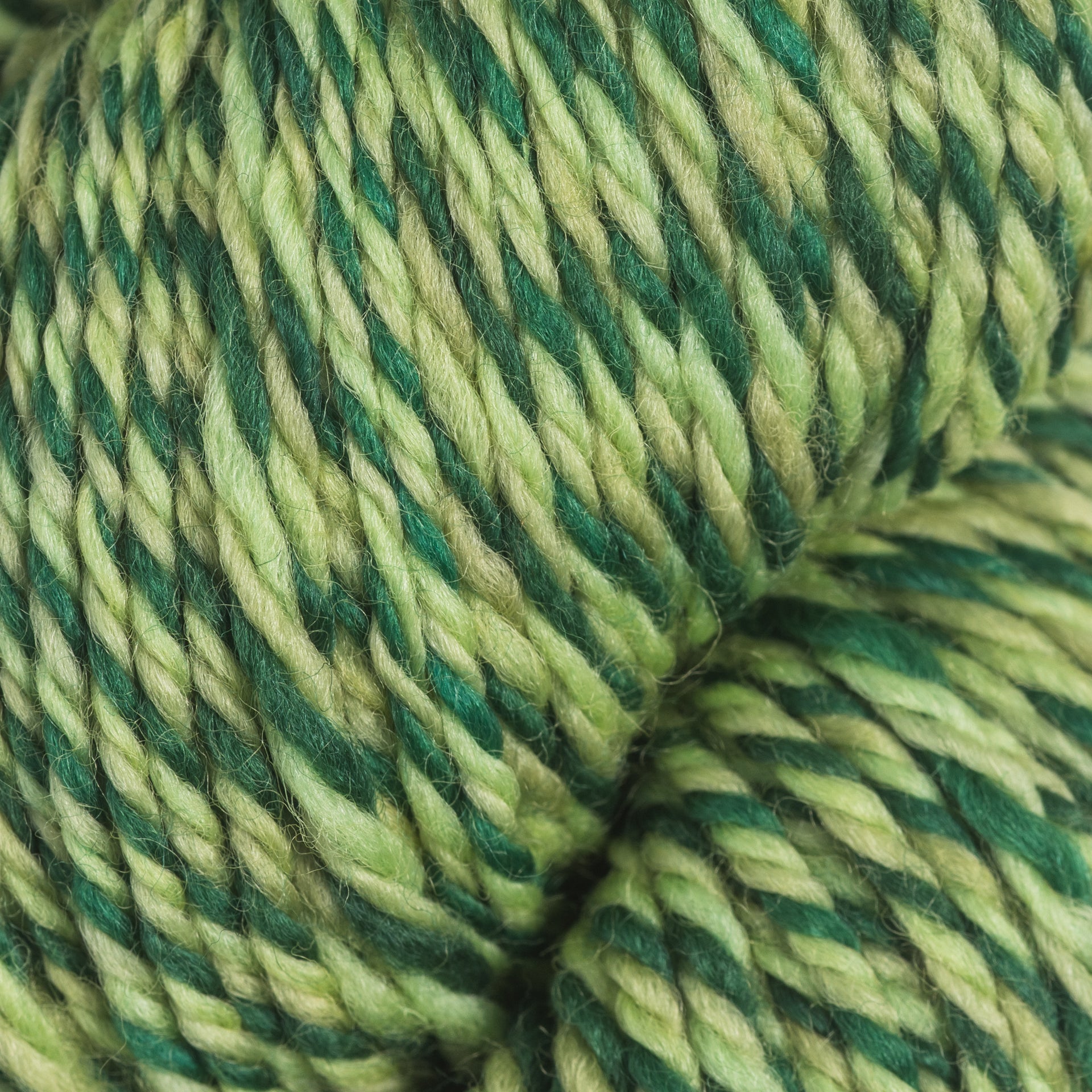 Urth Yarns Spiral Grain Light Worsted Yarn - Matcha
