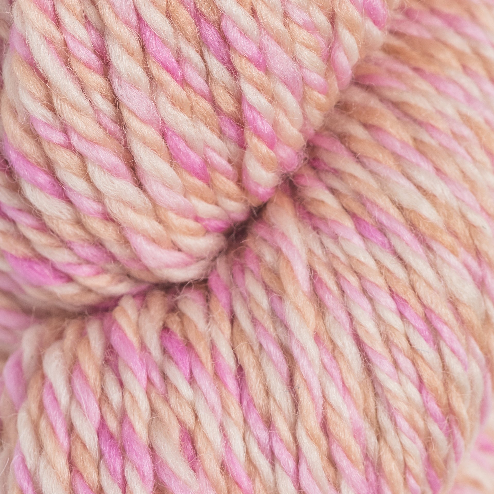 Urth Yarns Spiral Grain Light Worsted Yarn - Rosehip
