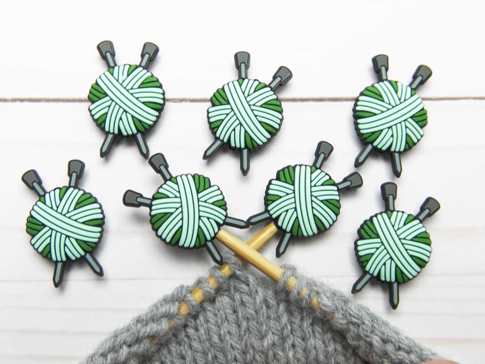 Fox & Pine Stitches Stitch Stoppers/Point Protector - Green Yarn Ball
