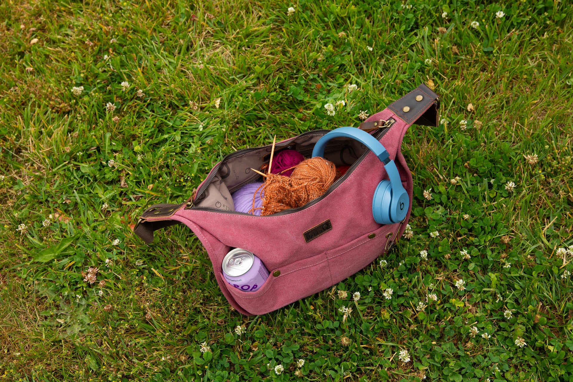 della Q Adella Sling - Maroon

